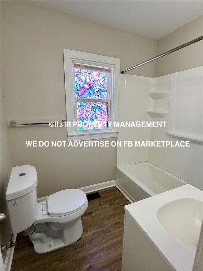 Building Photo - 3032 Elmwood Ave