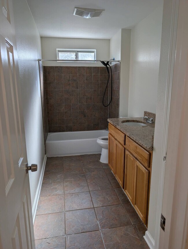 Building Photo - 3608 Juno Dr