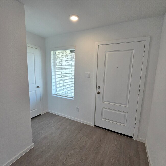 Building Photo - 28751 Texas Plns Dr