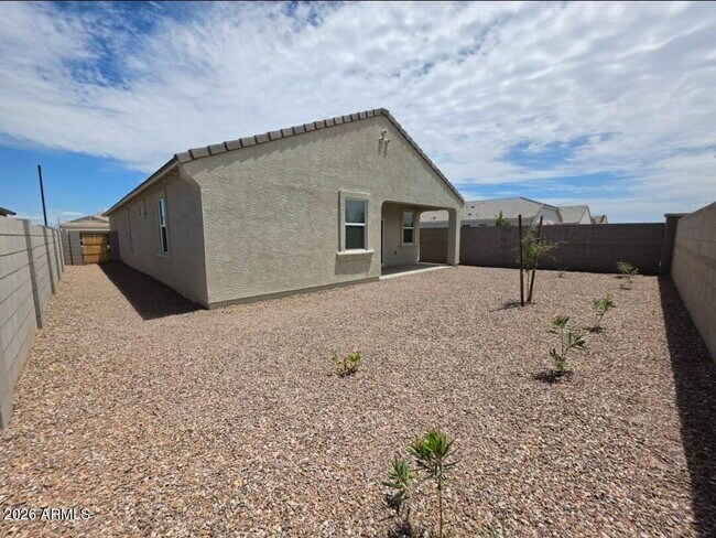 Building Photo - 18399 W Buckskin Trl
