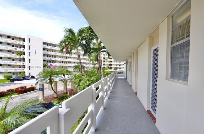 Building Photo - 3020 Marcos Dr