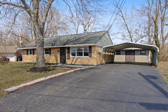 Building Photo - Summerside Ohio- 3 bed, 1 bath, Fenced Yard & Car Port