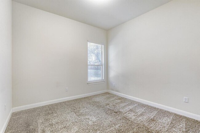 Building Photo - 600 Acadia Bnd