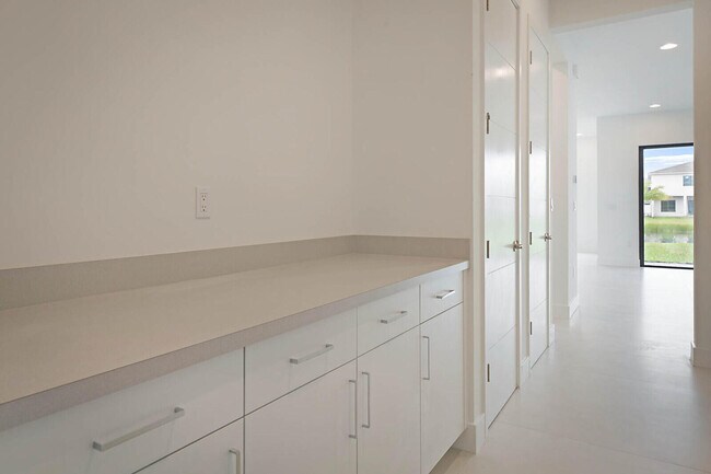 Building Photo - 17062 Watersprite Lakes Rd