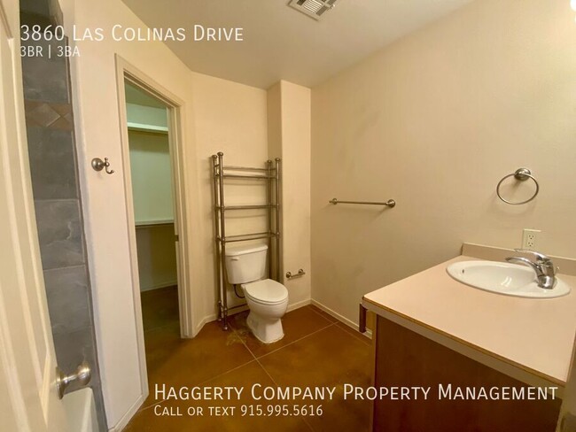 Building Photo - 3860 Las Colinas Dr