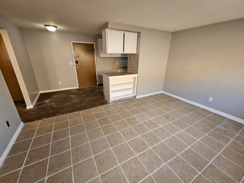 Building Photo - 1885 Taylor Rd