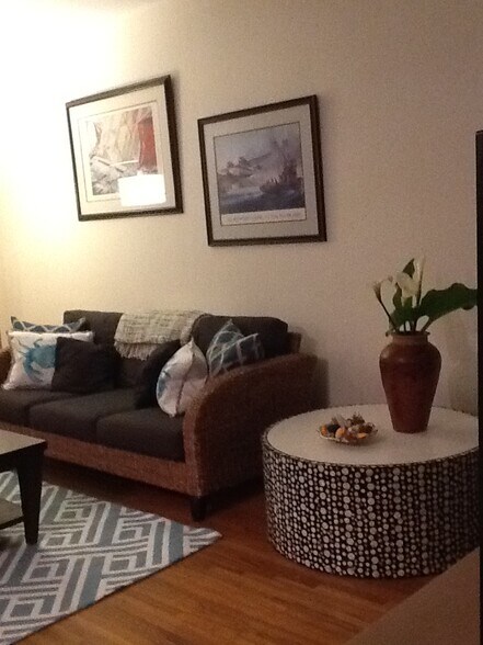 Building Photo - 536 39th W St