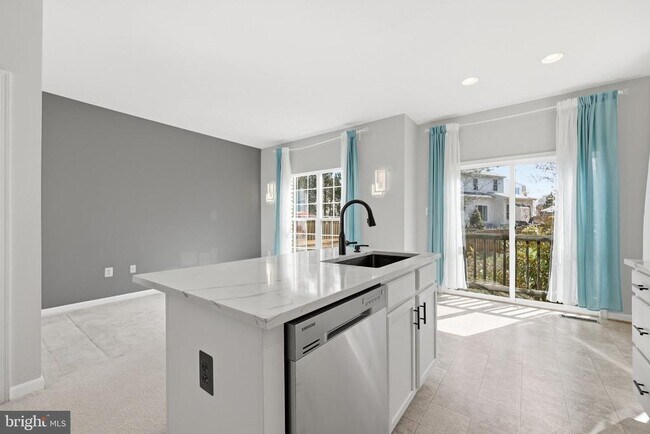 Building Photo - 14257 Hunters Run Way