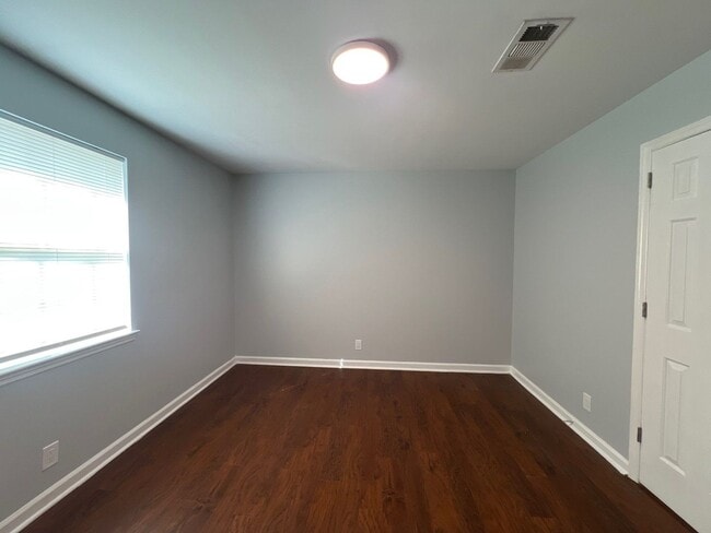 Building Photo - 219 Hickory Forge Dr