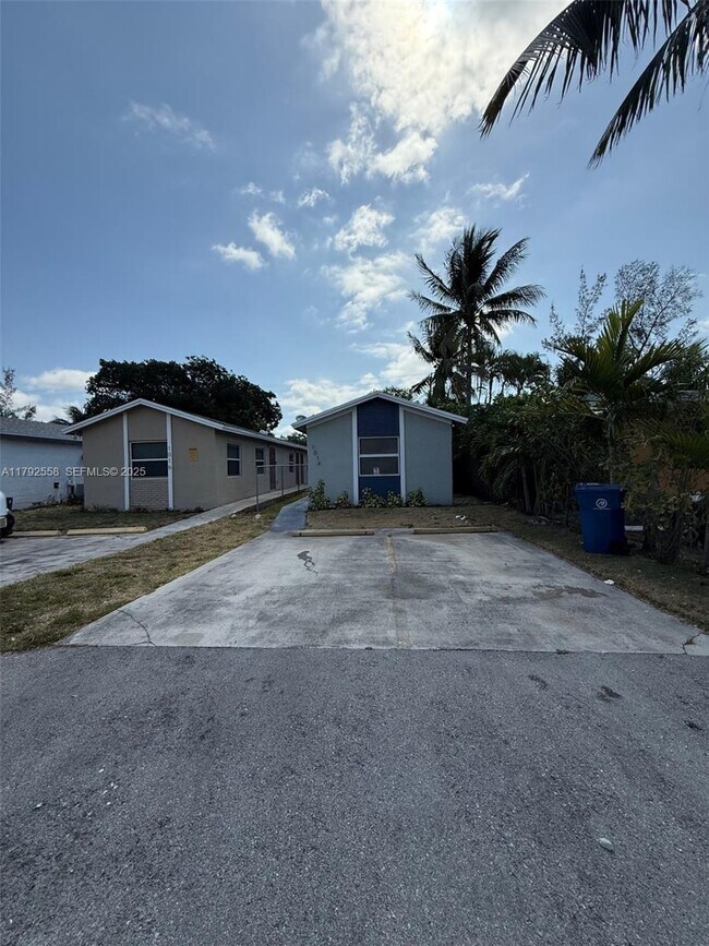 Building Photo - 1014 NW 6th Ave