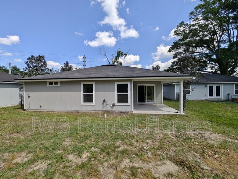 Building Photo - 4736 Lenox Ave