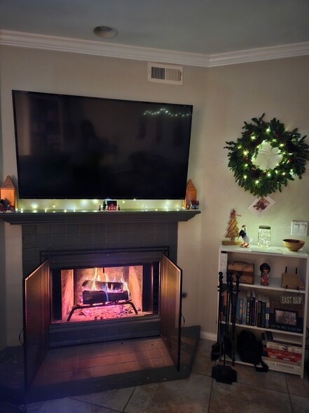 Gas Starter - 3844 Groton St