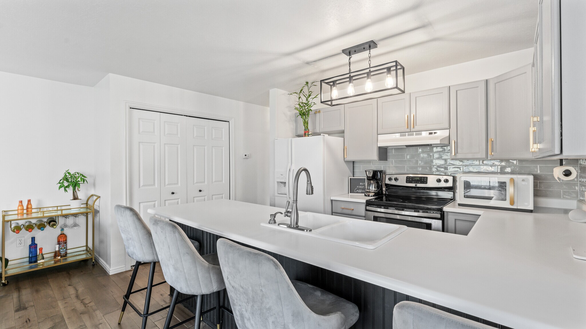 Building Photo - 9225 S Jefferson Cv