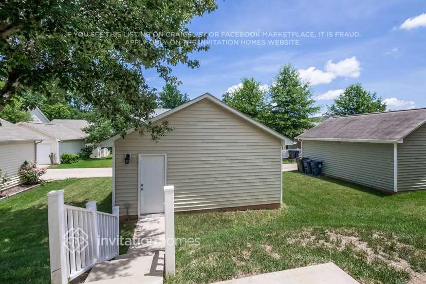 Building Photo - 9022 Glenashley Dr