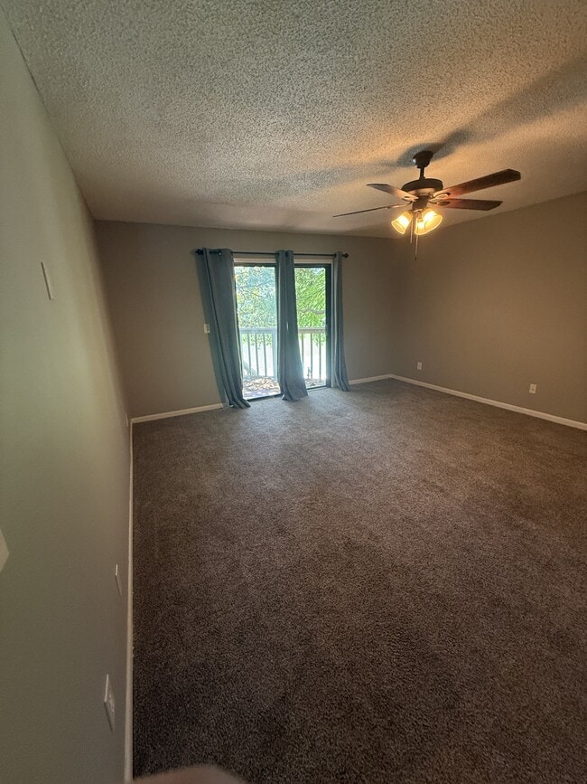 Building Photo - 504 Main St