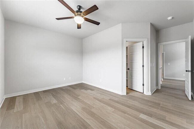Building Photo - 3305 SW Hillstone Ave