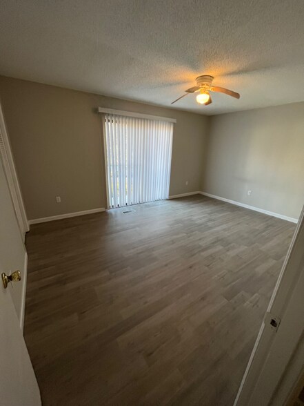 Building Photo - 131 Carriage Pl