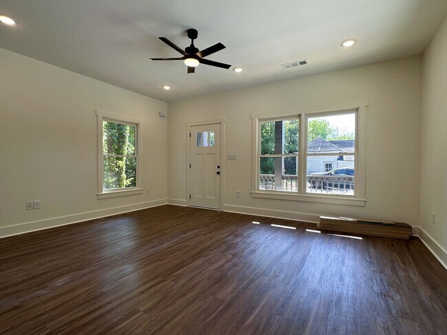 Building Photo - NEW CONSTRUCTION - Available August 2025!