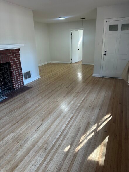 Building Photo - 3414 Peach Orchard Rd