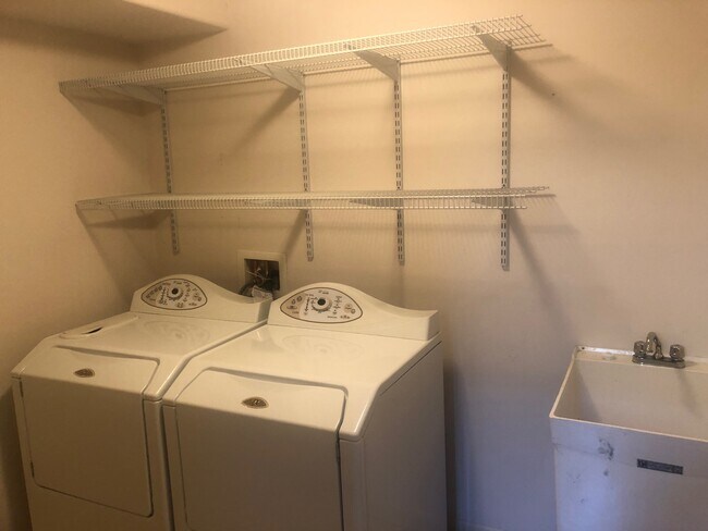 Full Laundry Room w/sink - 1018 Taylor Ave N