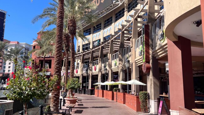 Building Photo - 3Bed/2Bath Home at Northern/107th Ave! $199 MOVE-IN SPECIAL! Move-In Ready on 12/01/2025!