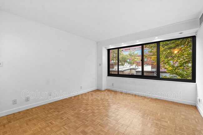 Building Photo - 1077 30th St NW