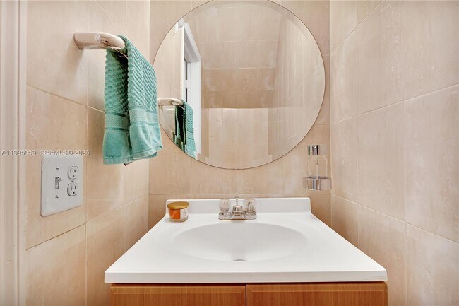 Building Photo - 1610 W Sandpiper Cir