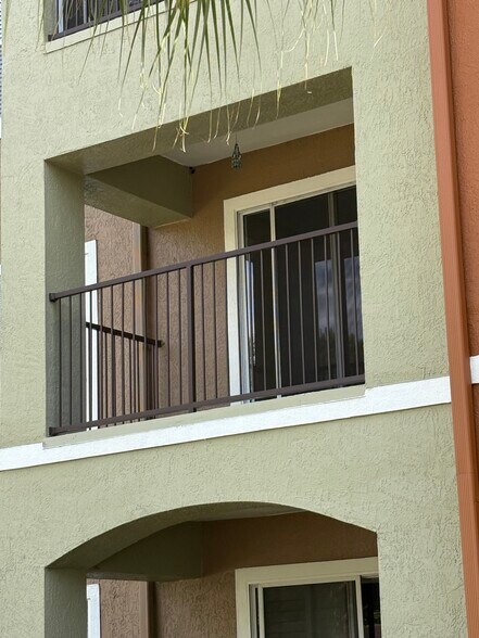 Balcony - 738 Crest Pines Dr