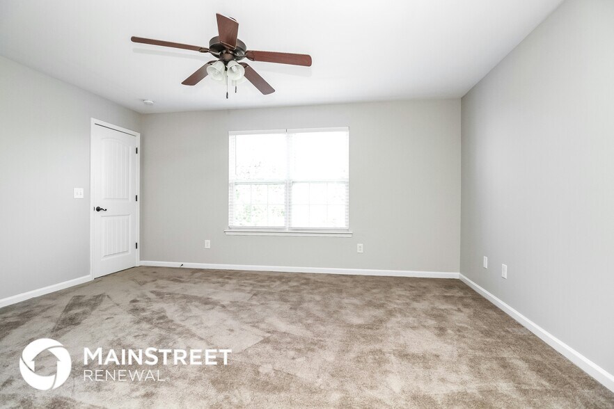 Building Photo - 181 Lyndhurst Dr