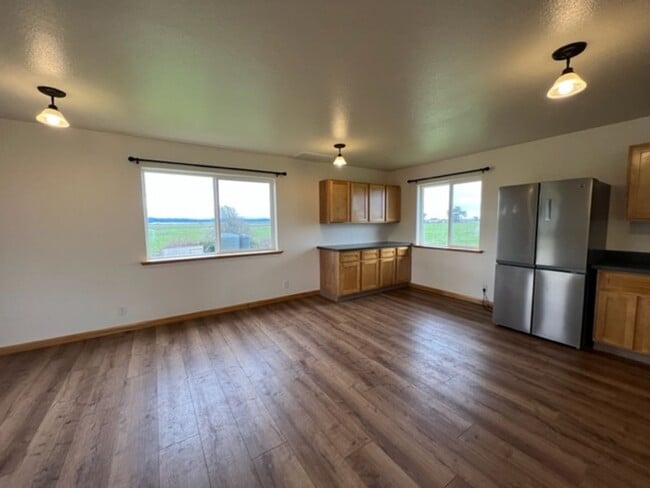 Building Photo - Marilann CT