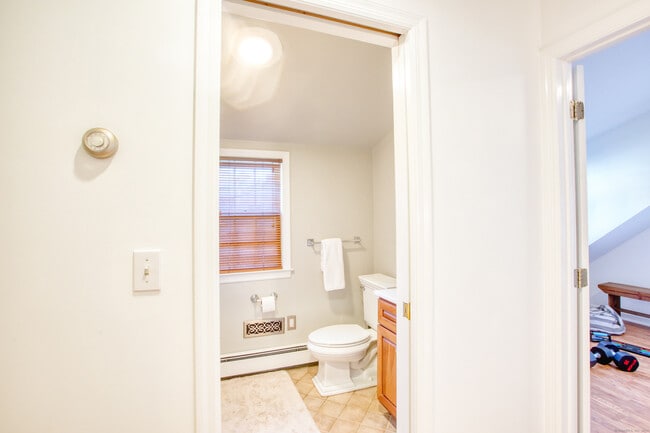 Building Photo - 47 Sleepy Hollow Ln