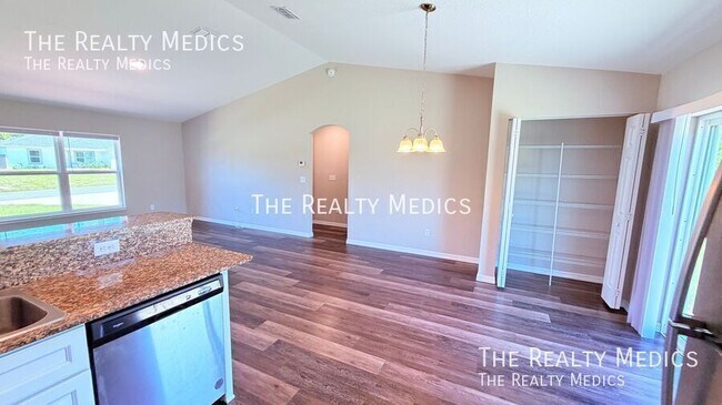 Building Photo - 15629 SW 46th Ave Rd