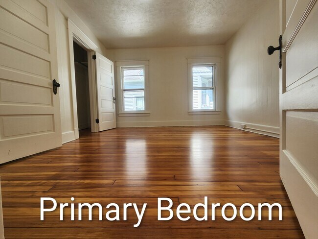 Building Photo - 754 Chenango St