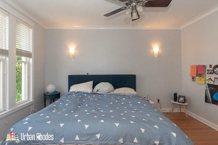 Building Photo - 3144 N Oakley Ave