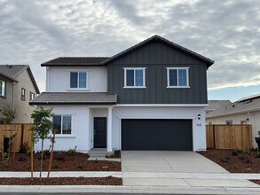 Building Photo - Beautiful 5 bed 3 bath located in West Ros...