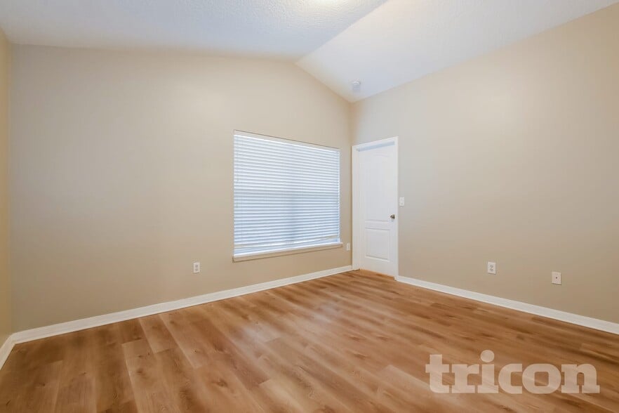 Building Photo - 403 Marathon Ln