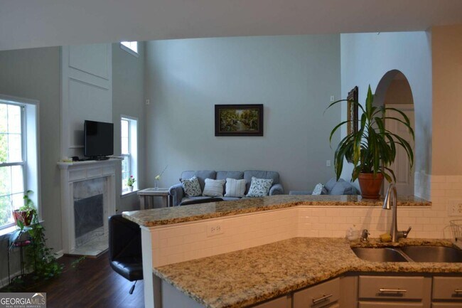 Building Photo - 1620 Grand Jct