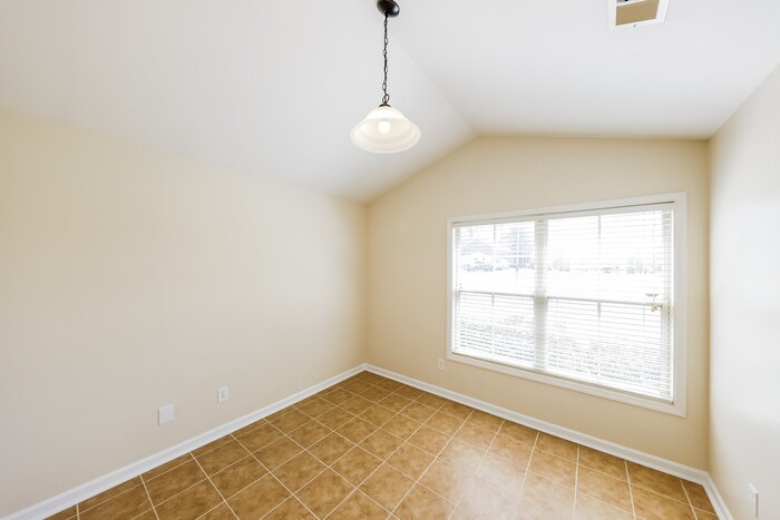 Building Photo - 105 Landings Way Dr
