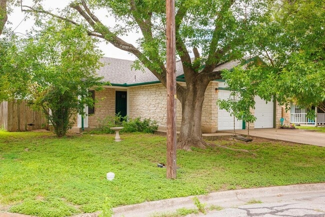 Building Photo - 16015 Stoneham Cir