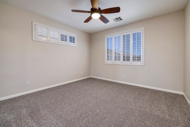 Building Photo - Single Story Home @ Buffalo/Desert Inn  1 Story - 2 Bedrooms + Den