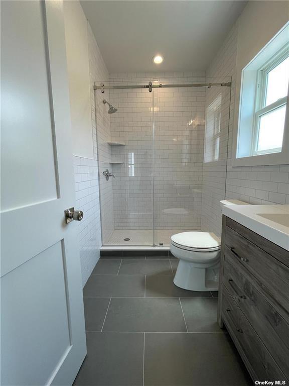 Building Photo - 3-11 Beach 87th St