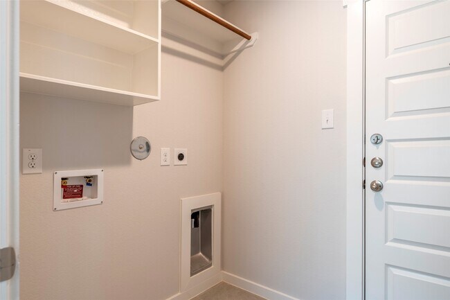 Building Photo - 4519 Pinehurst Trce Dr