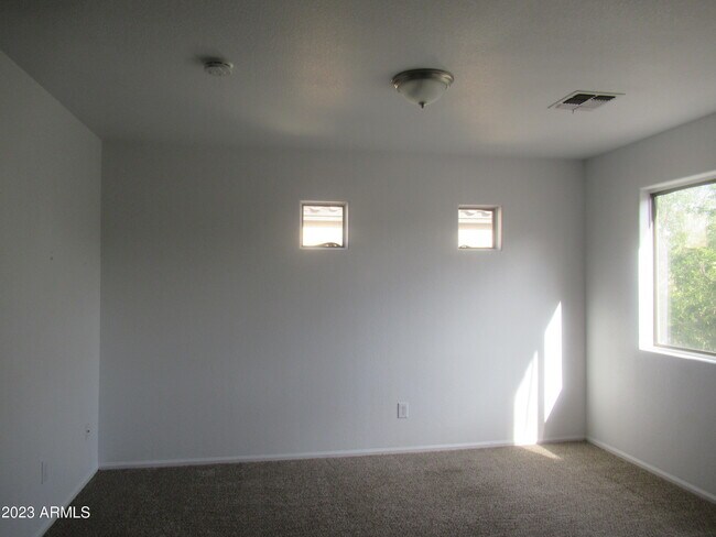 Building Photo - 16240 W Moreland St