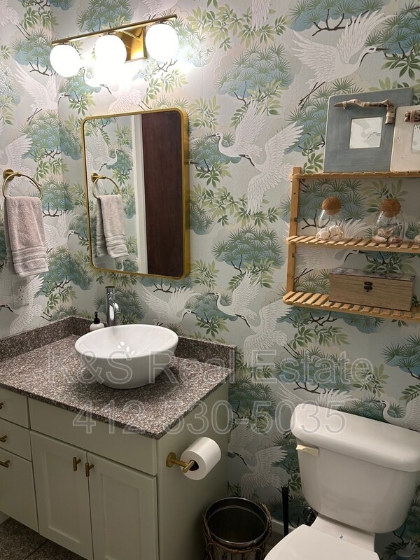 Building Photo - 306 Fourth Avenue - Unit 302