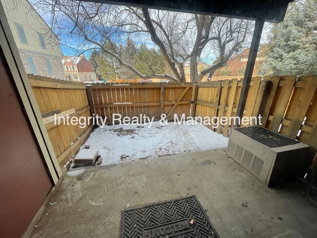 Building Photo - 2626 E Nichols Cir