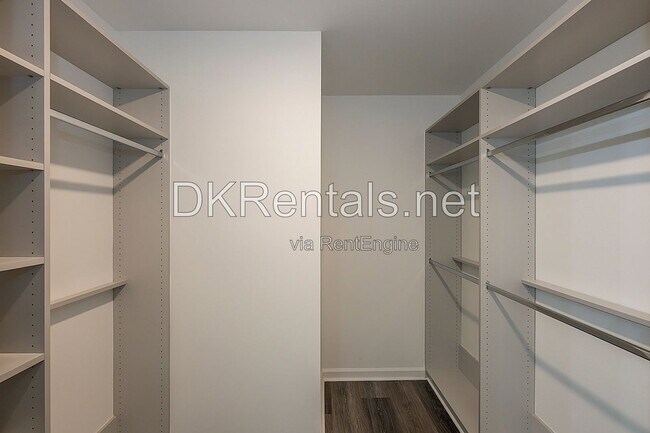 Building Photo - 126 Verona Dr NW
