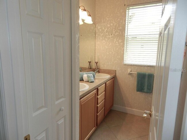 Building Photo - 13335 Purple Finch Cir