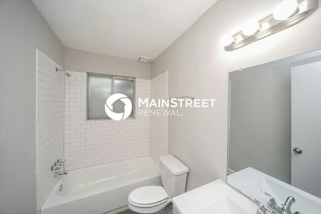 Building Photo - 4 Bedroom Pet-Friendly Home in MEMPHIS, TN with Main Street Renewal