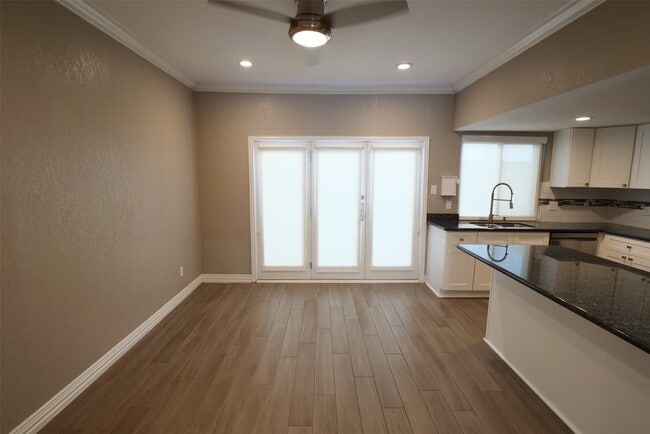 Building Photo - 850 Threadneedle St