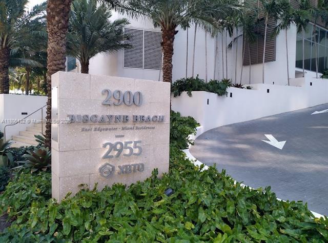 Building Photo - 2900 NE 7th Ave